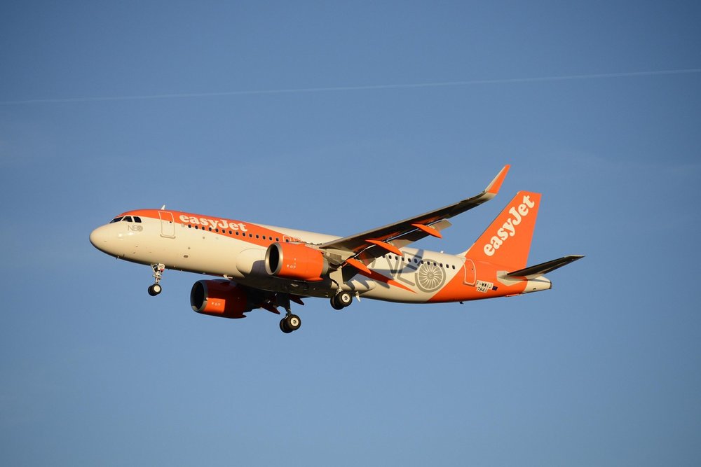 easyJet orders additional 17 A320neo